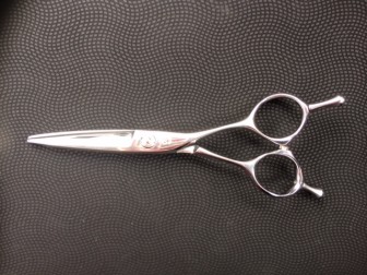 新製品のEfiniTwist, (有)ユニゾン　理美容鋏　製造・販売、Unison Co.,Ltd manufcturer of a  professional scissors